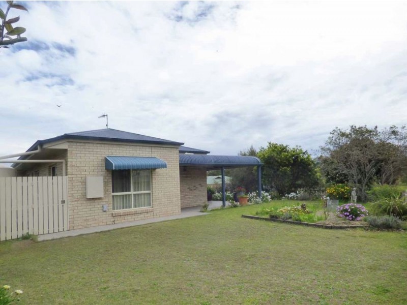 6 Parkland DR, Crows Nest QLD 4355