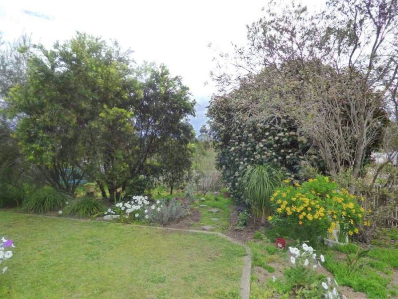 6 Parkland DR, Crows Nest QLD 4355