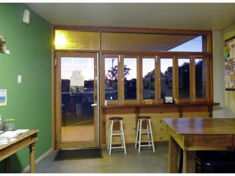 Shop 2&3 Charlotte St., Crows Nest QLD 4355