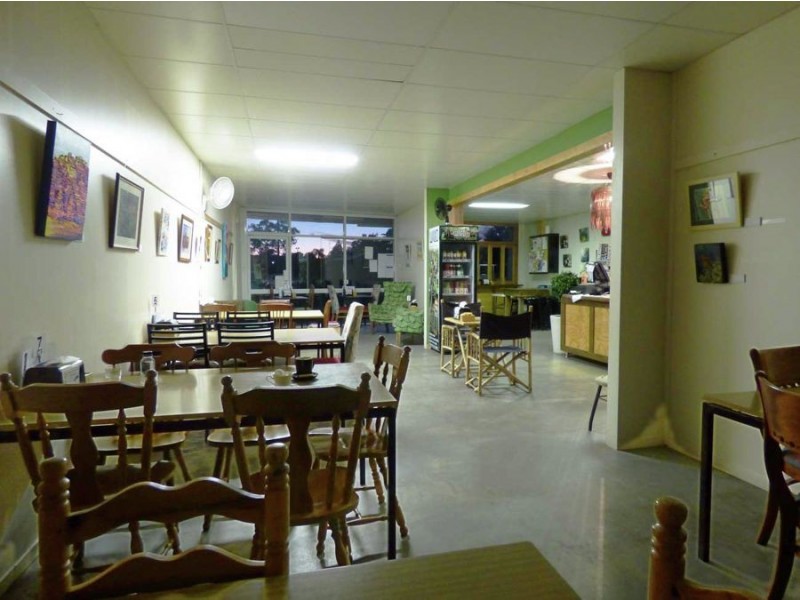 Shop 2&3 Charlotte St., Crows Nest QLD 4355