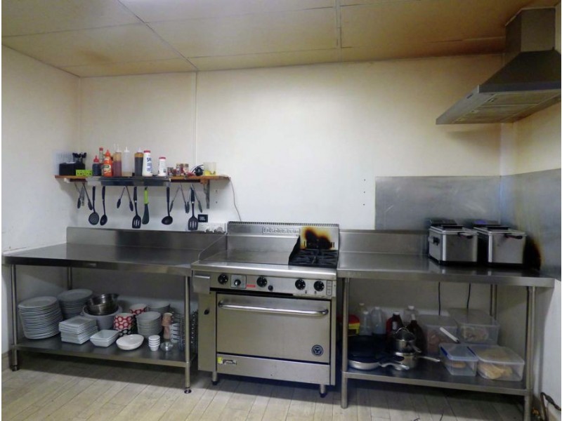 Shop 2&3 Charlotte St., Crows Nest QLD 4355