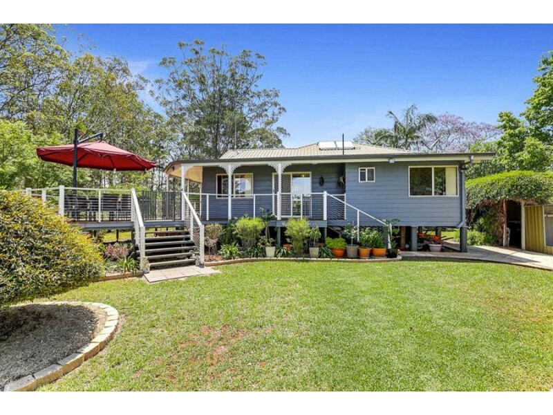 69 Brennan Rd, Hampton QLD 4352