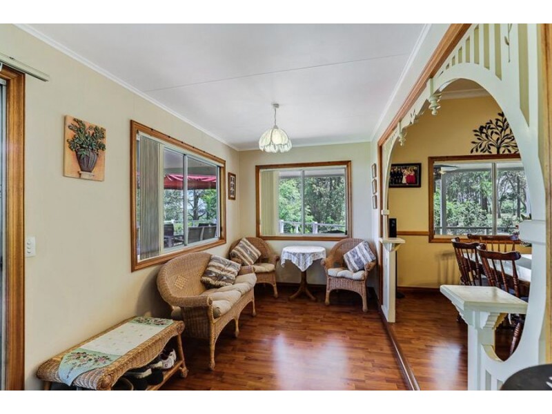 69 Brennan Rd, Hampton QLD 4352