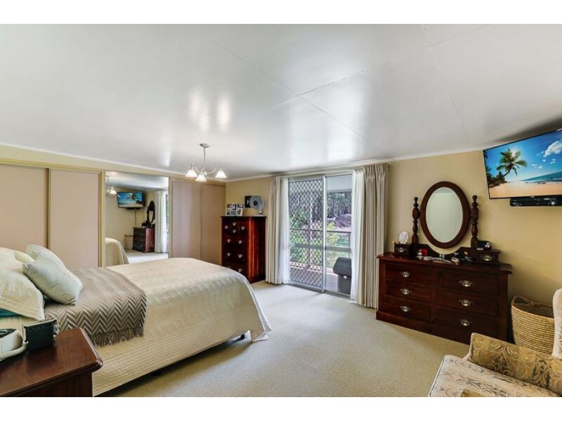 69 Brennan Rd, Hampton QLD 4352