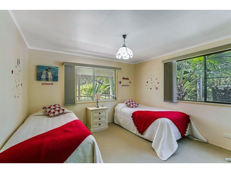 69 Brennan Rd, Hampton QLD 4352