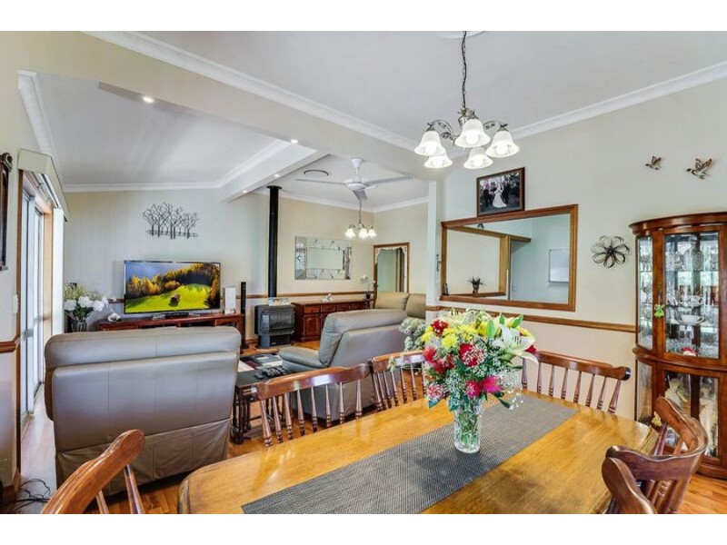 69 Brennan Rd, Hampton QLD 4352