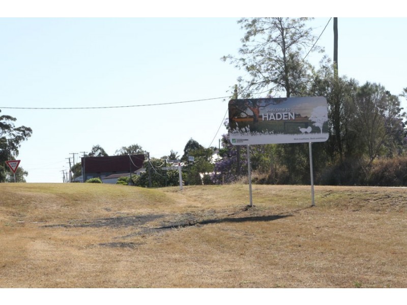 12 Garrett st, Haden QLD 4353