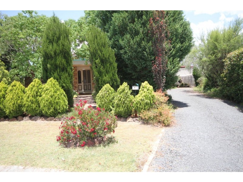 1 Lee Crt, Crows Nest QLD 4355