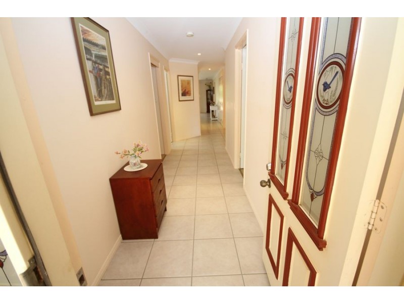 1 Lee Crt, Crows Nest QLD 4355