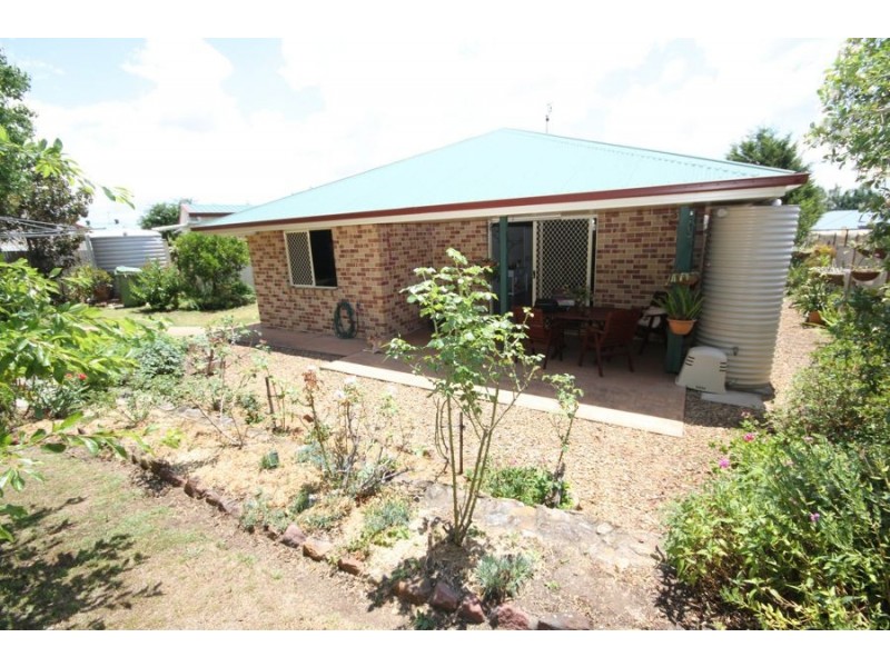 1 Lee Crt, Crows Nest QLD 4355