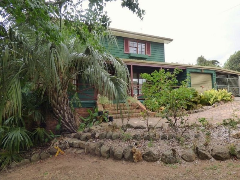 16 Dale St, Crows Nest QLD 4355