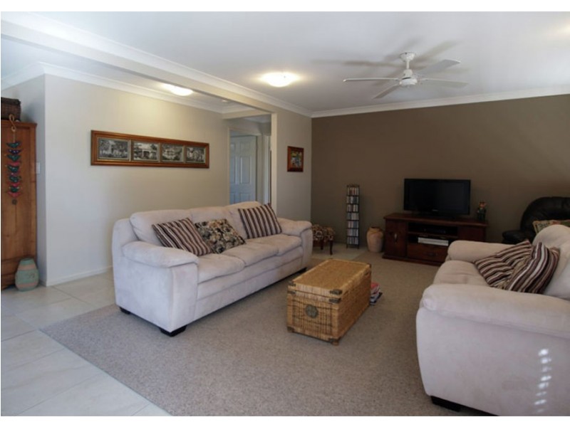 23 Vicky Ave, Crows Nest QLD 4355