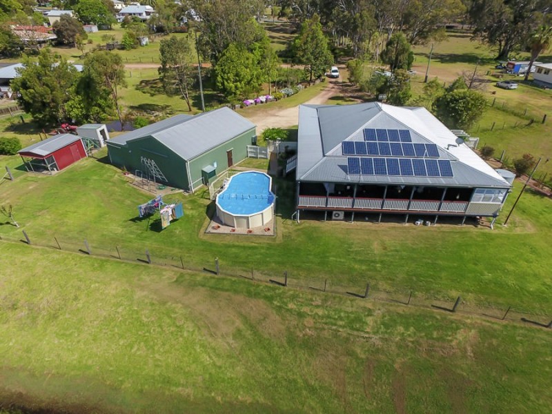 14 Hayden St, Crows Nest QLD 4355