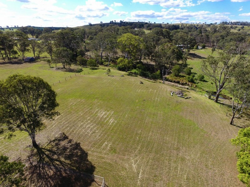 14 Hayden St, Crows Nest QLD 4355