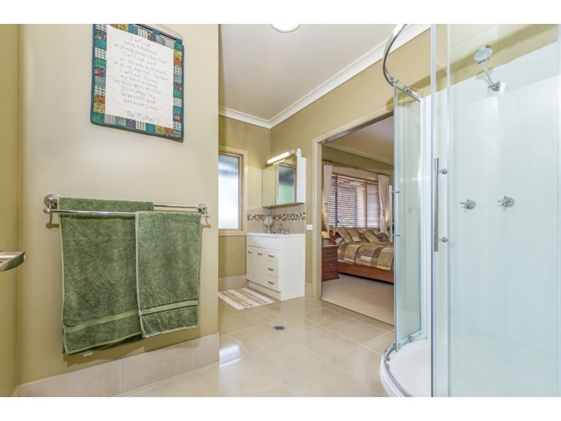 14 Hayden St, Crows Nest QLD 4355
