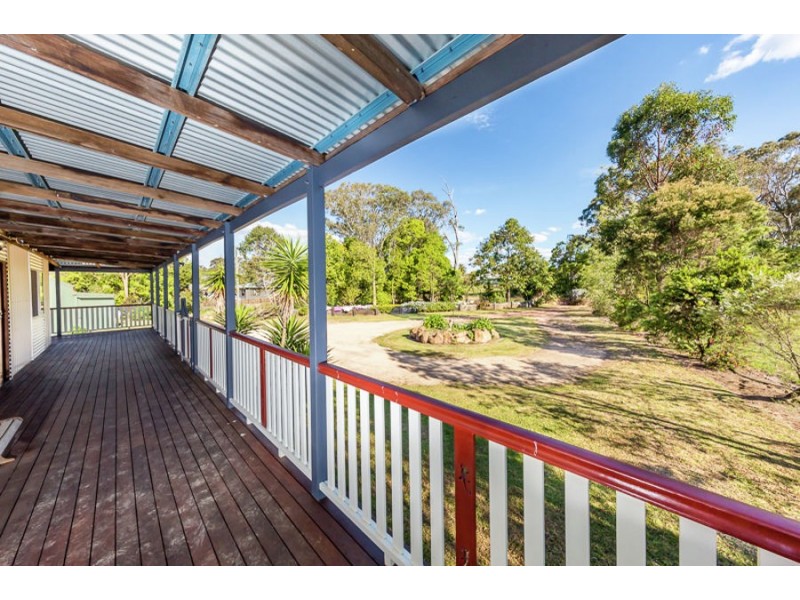 14 Hayden St, Crows Nest QLD 4355