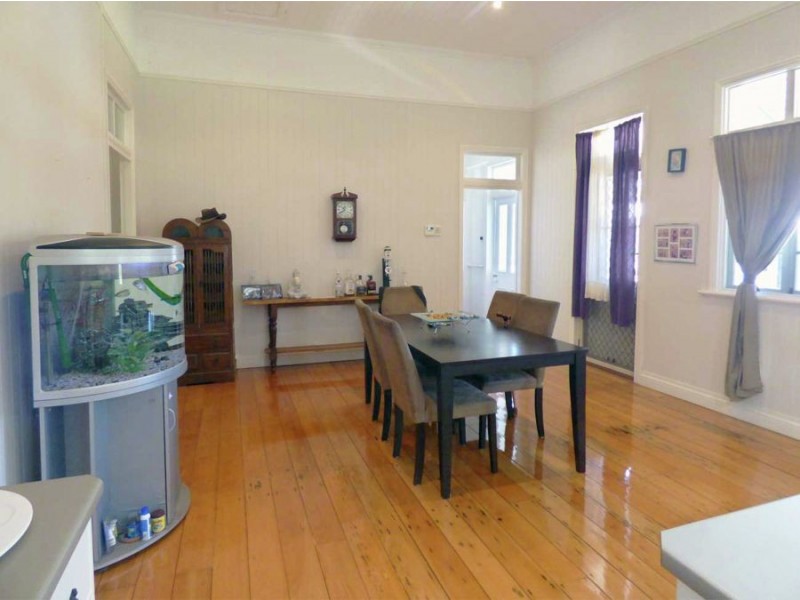 18 Sharp street, Crows Nest QLD 4355