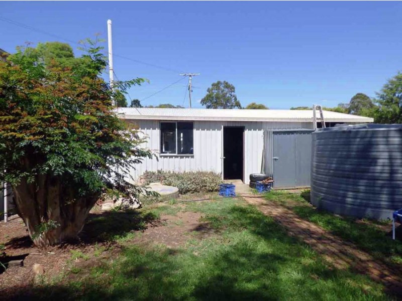 18 Sharp street, Crows Nest QLD 4355