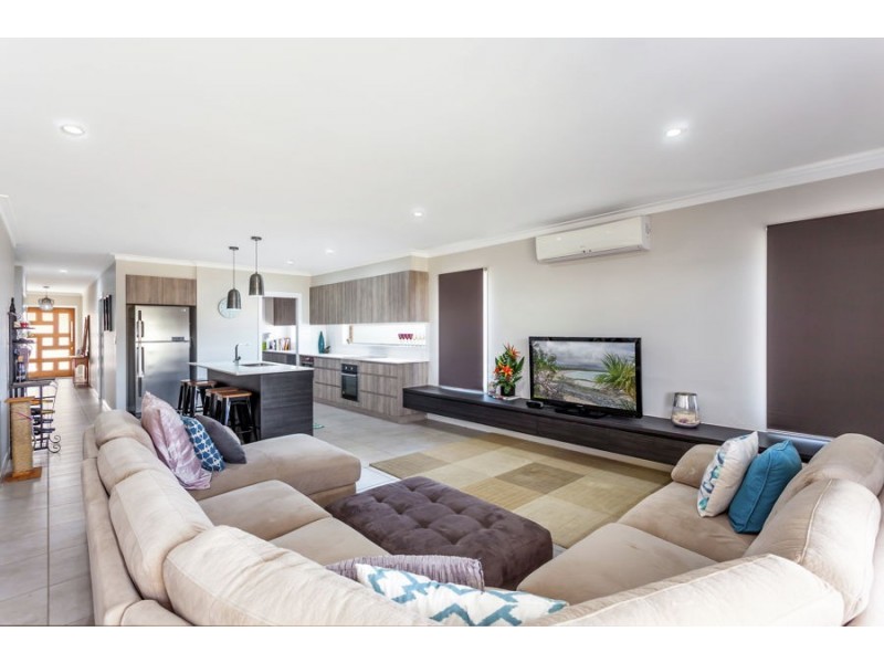 11 Sportsman Dr, Kleinton QLD 4352