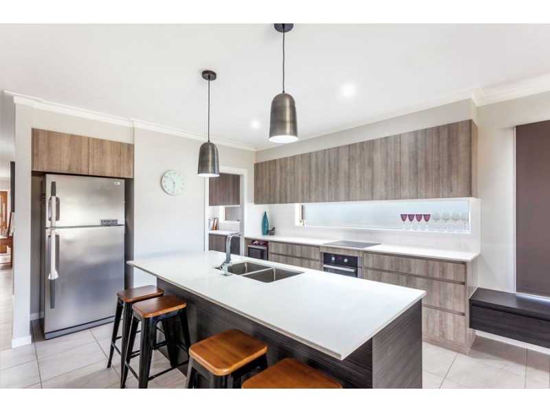 11 Sportsman Dr, Kleinton QLD 4352