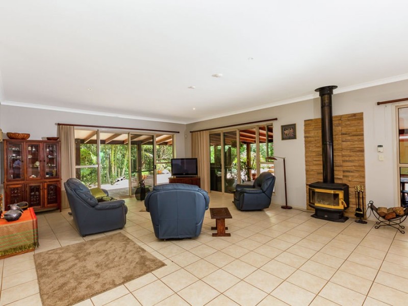 2972 Esk Hampton Road, Ravensbourne QLD 4352