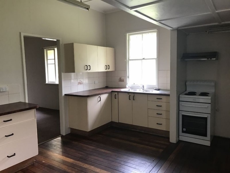 1 William Street, Crows Nest QLD 4355