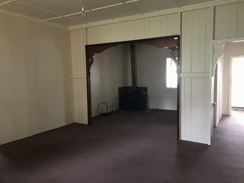 1 William Street, Crows Nest QLD 4355