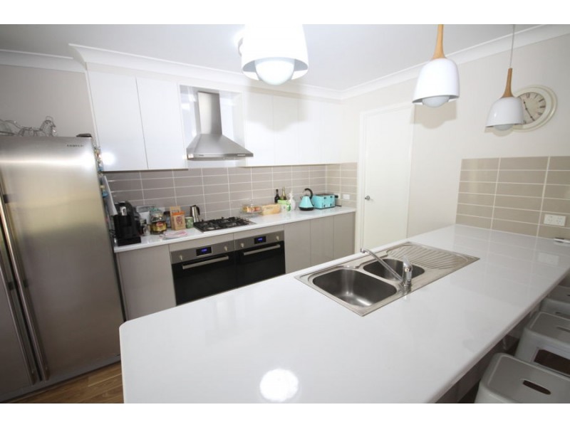 21 Samuel Ave, Crows Nest QLD 4355