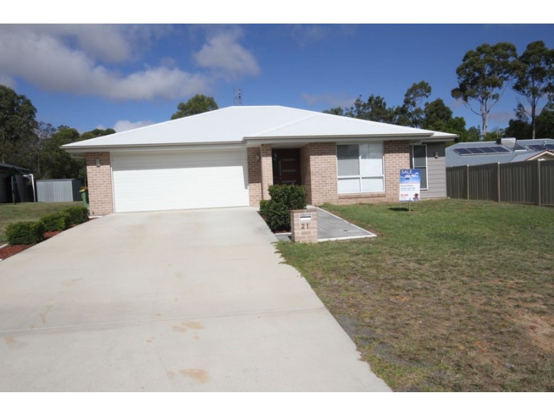 21 Samuel Ave, Crows Nest QLD 4355