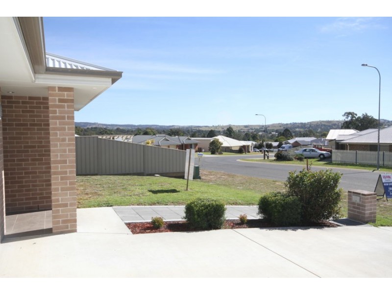 21 Samuel Ave, Crows Nest QLD 4355