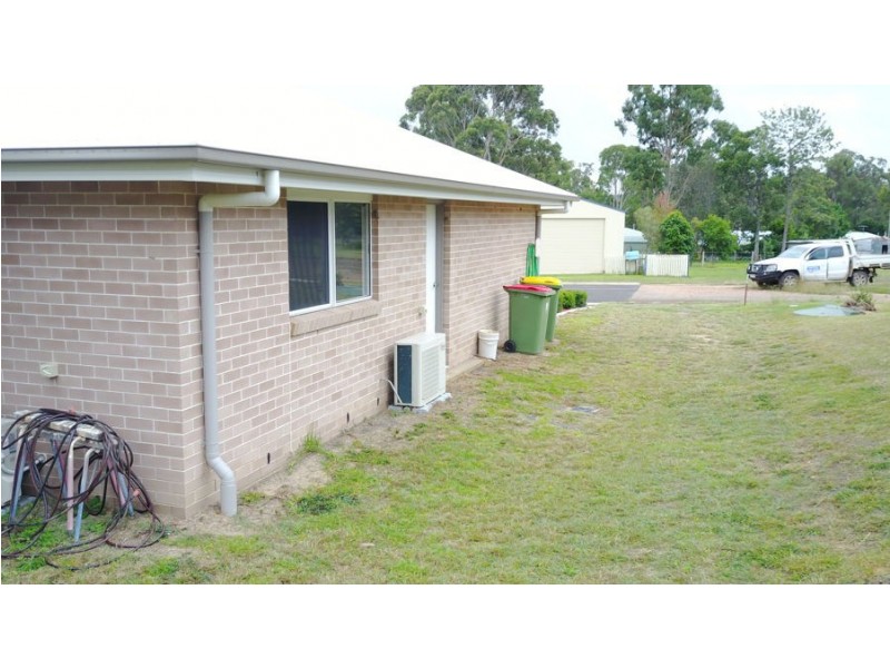 21 Samuel Ave, Crows Nest QLD 4355