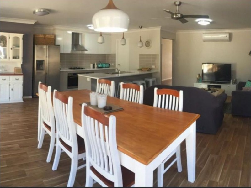 21 Samuel Ave, Crows Nest QLD 4355