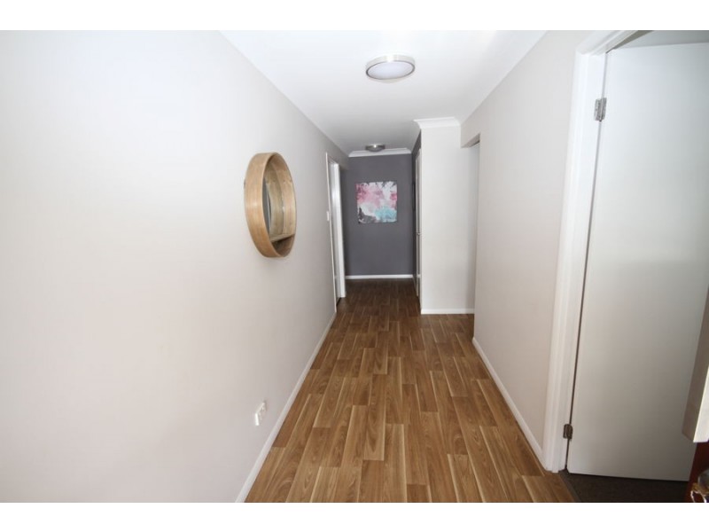 21 Samuel Ave, Crows Nest QLD 4355