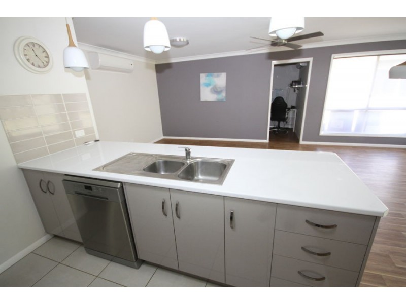 21 Samuel Ave, Crows Nest QLD 4355