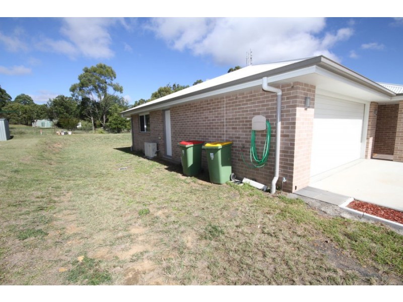 21 Samuel Ave, Crows Nest QLD 4355