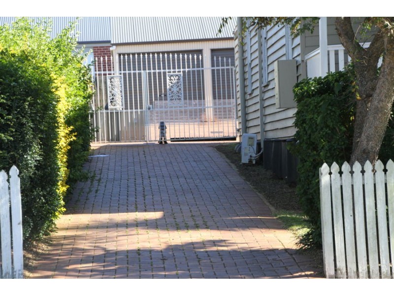 9 Hillside St All Offers Considered, Newtown QLD 4350