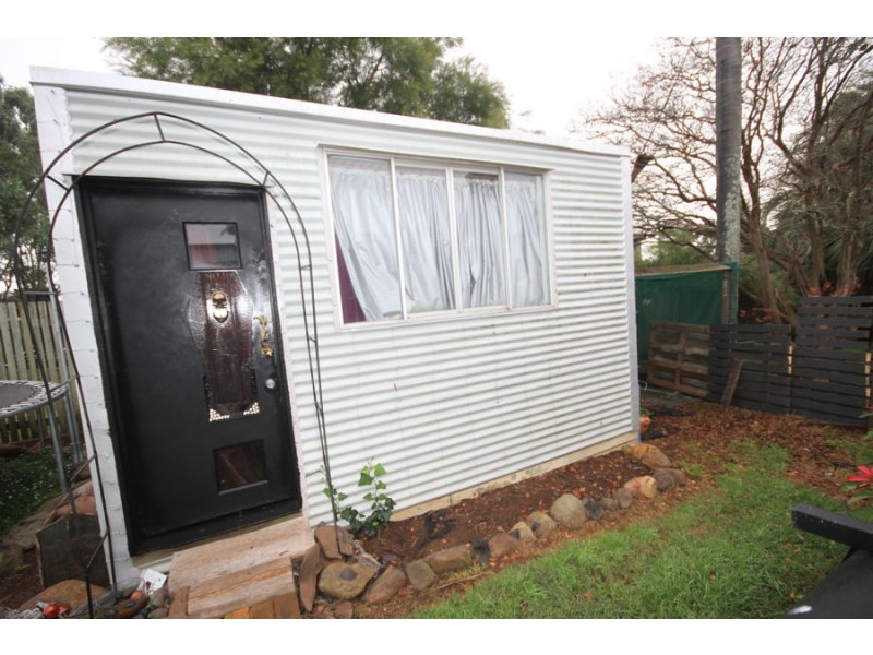 9 Hillside St All Offers Considered, Newtown QLD 4350