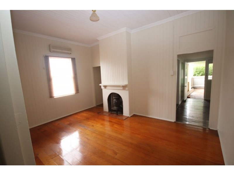 9 Hillside St All Offers Considered, Newtown QLD 4350