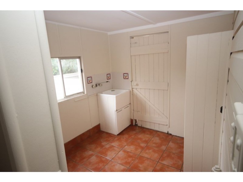 9 Hillside St All Offers Considered, Newtown QLD 4350