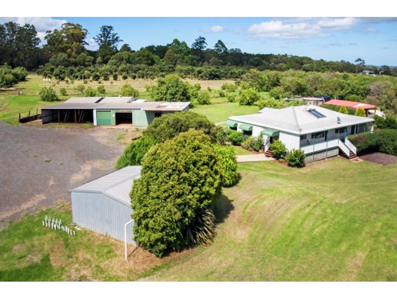 93 Brennan Road, Hampton QLD 4352