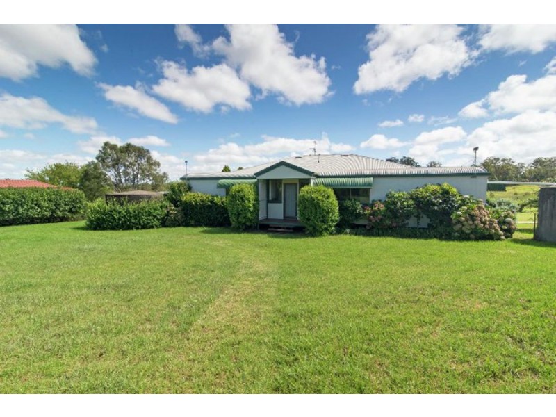 93 Brennan Road, Hampton QLD 4352