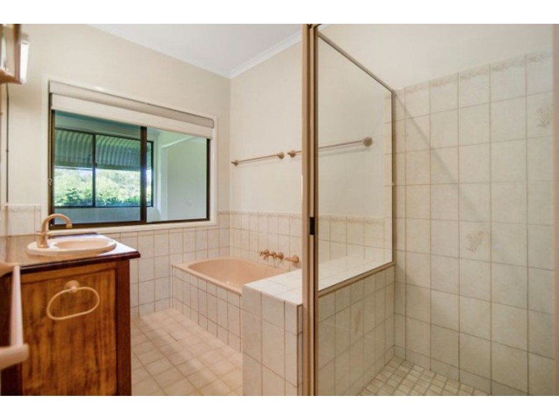 93 Brennan Road, Hampton QLD 4352