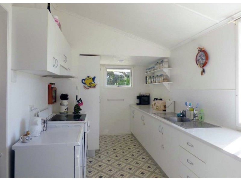 2 Short St, Crows Nest QLD 4355