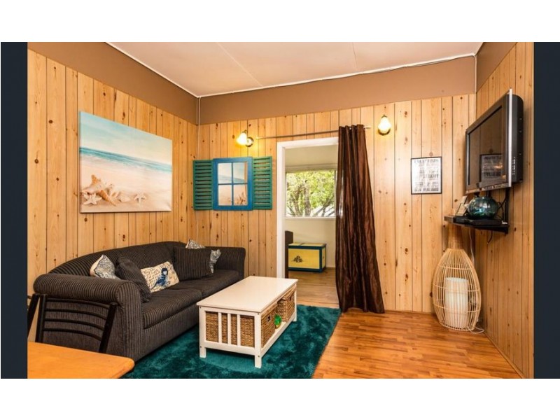 2 Short St, Crows Nest QLD 4355