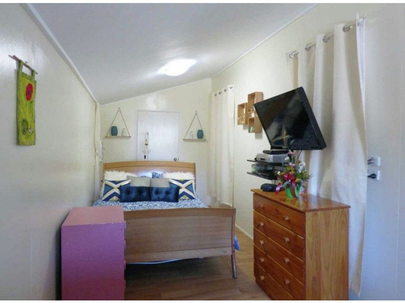 2 Short St, Crows Nest QLD 4355