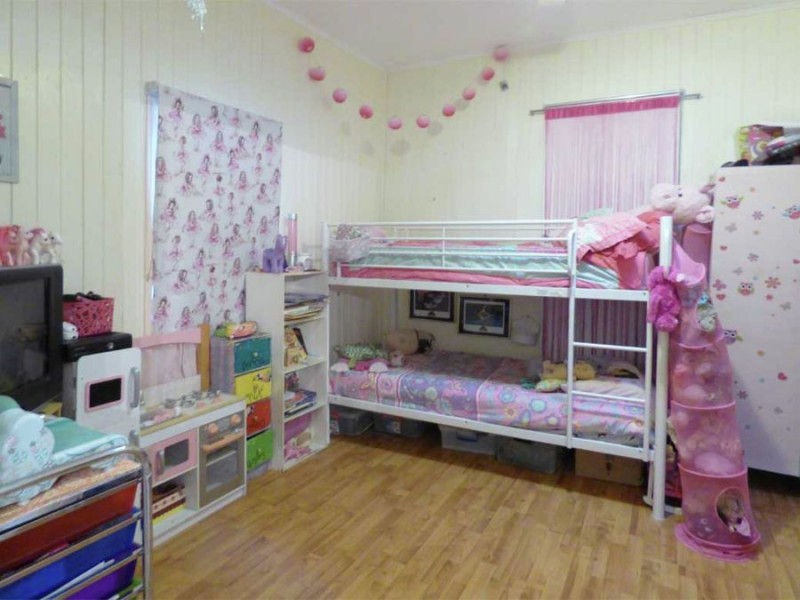 2 Short St, Crows Nest QLD 4355