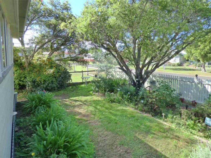 2 Short St, Crows Nest QLD 4355