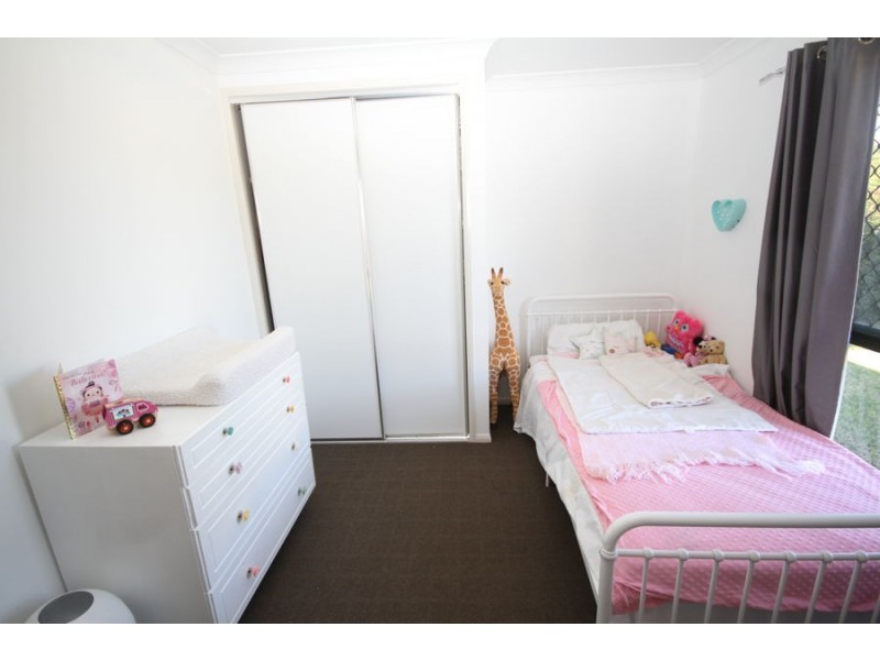 4 Debbie Crt, Oakey QLD 4401