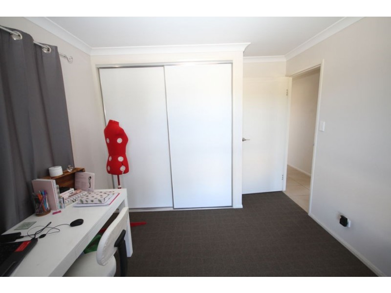 4 Debbie Crt, Oakey QLD 4401