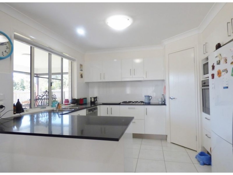 76 Naomi Drive, Crows Nest QLD 4355